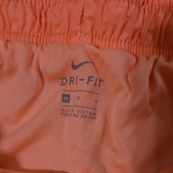 Nike Vibrant Coral Tank and Shorts Set - Picture 2 of 4